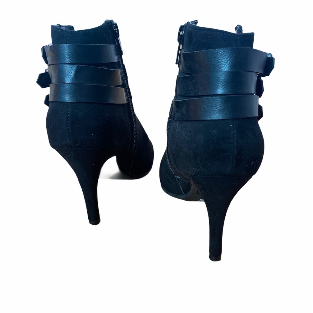 Women’s booties. - Picture 4 of 4